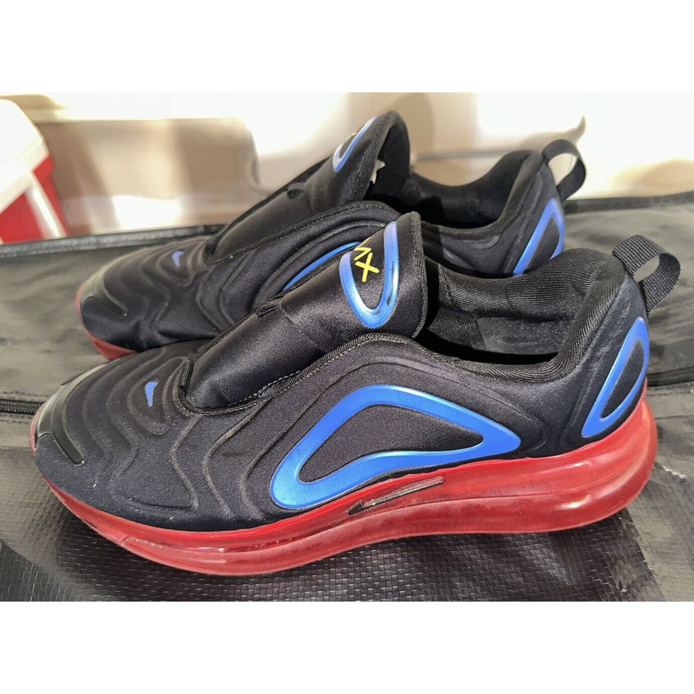 Size 9.5- Nike Air Max 720 Black Use